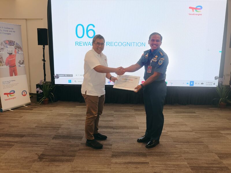 Primkopal Hidros Raih “Zero Accident Award” dari TotalEnergies Indonesia