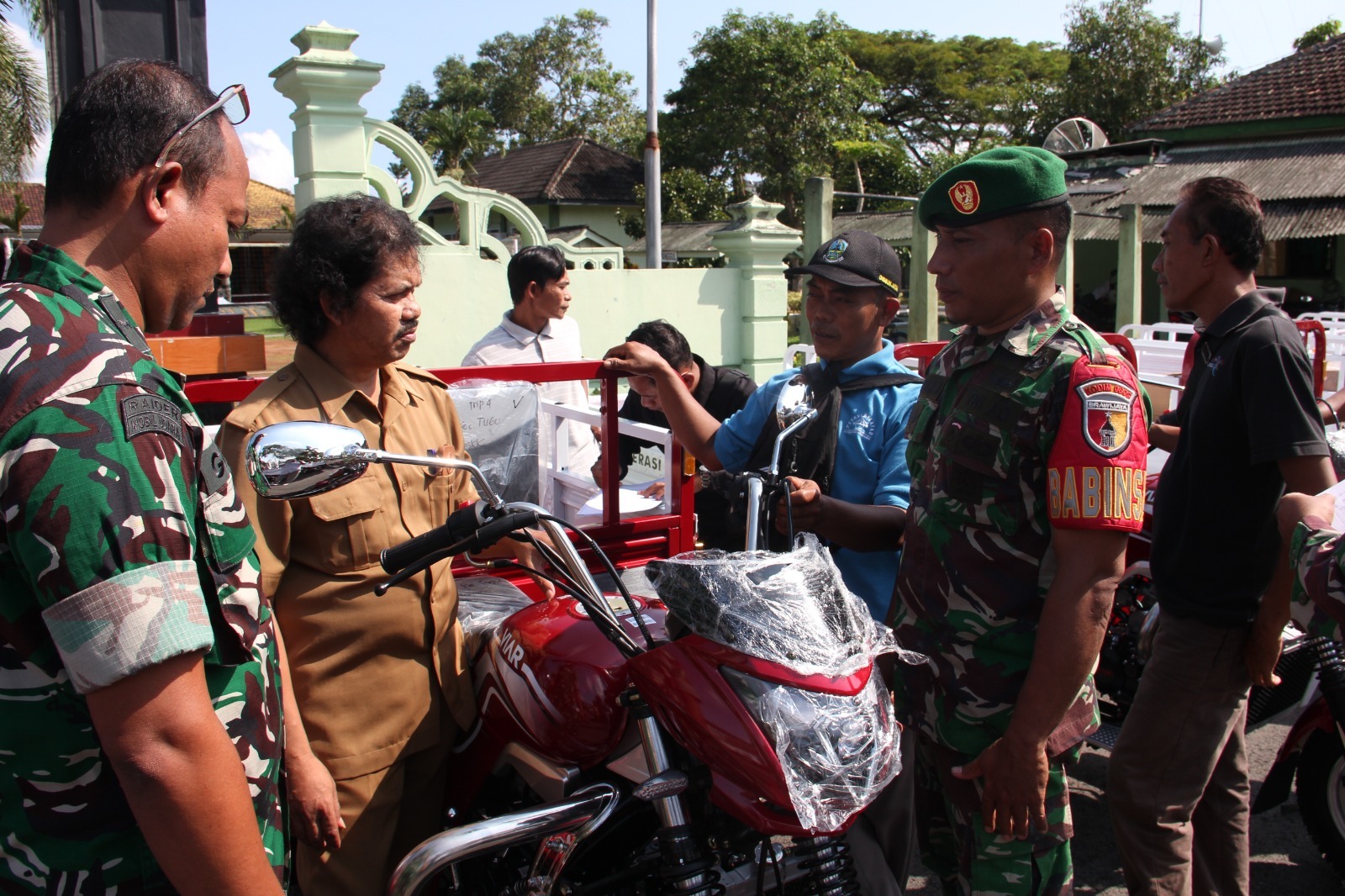 Kodim 0806/Trenggalek dan Pemkab, Salurkan 30 Motor Roda Tiga untuk Dukung Operasional KDKMP