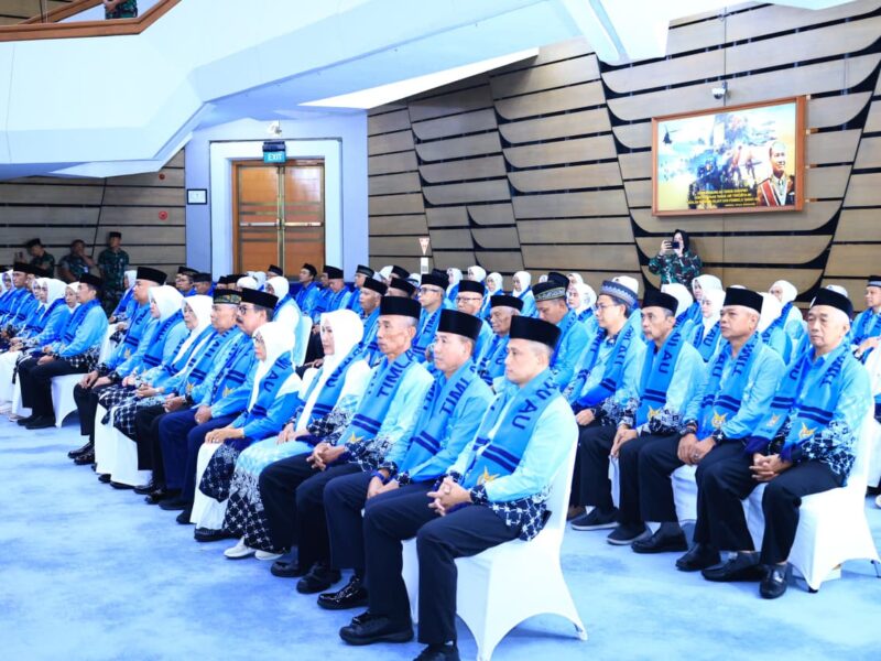 Wakasau Lepas Jemaah Haji TNI AU, Wujud Pembinaan Spiritual Prajurit