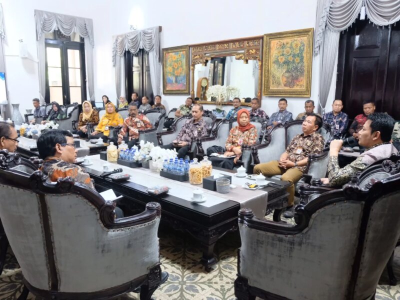 Bupati Sidoarjo Dorong Revitalisasi Pasar Tradisional, Fokus Benahi Retribusi hingga Kios Kosong – Detiktoday.com