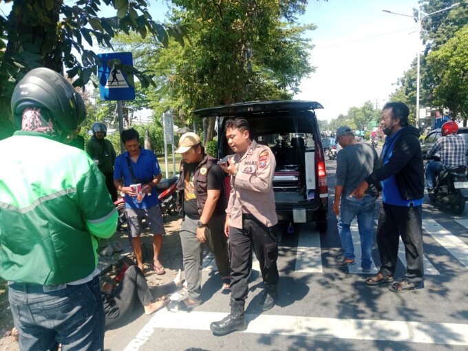 Respon Cepat Patroli Polsek Buduran Bantu Korban Kecelakaan – Detiktoday.com