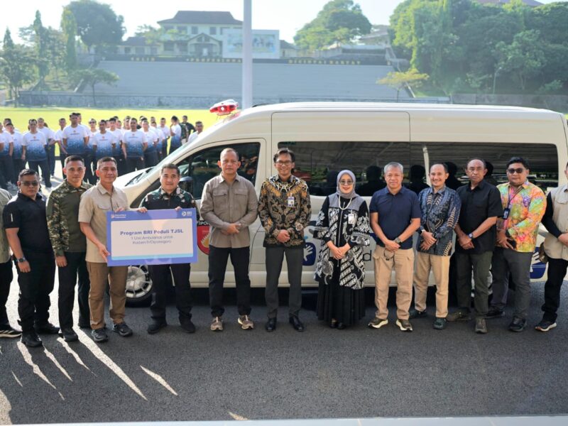 Tingkatkan Layanan Kesehatan, Kodam IV/Diponegoro Terima Bantuan Ambulance VIP dari BRI Peduli