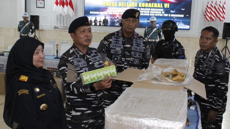 SINERGITAS TNI AL DAN BEA CUKAI GAGALKAN PENYELUNDUPAN 3.9 JUTA BATANG ROKOK ILEGAL DI MAKASSAR, SELAMATKAN KERUGIAN NEGARA MILIARAN RUPIAH 