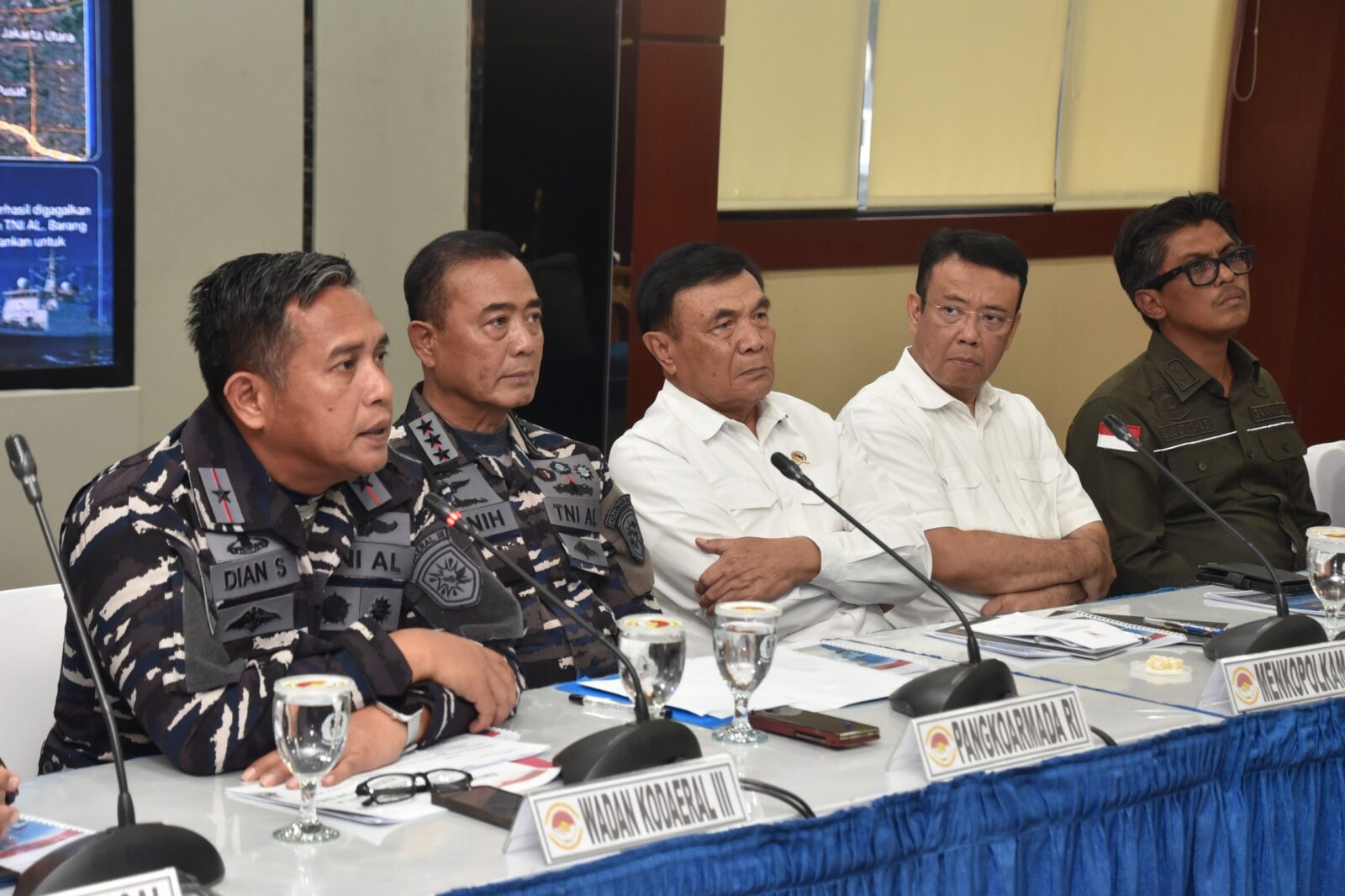 TNI AL PERKETAT PENEGAKAN HUKUM, DISTRIBUSI ILEGAL PASIR TIMAH DAN BERBAGAI AKTIVITAS ILEGAL BERHASIL DIGAGALKAN