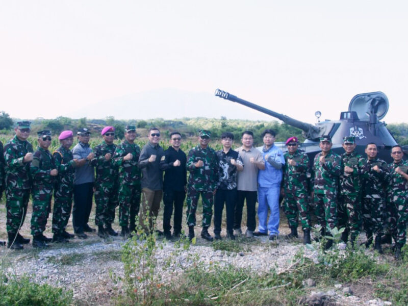 KAS KORMAR PASTIKAN KESIAPAN AMUNISI KALIBER 100 MM BMP-3F MELALUI UJI FUNGSI DI BALURAN