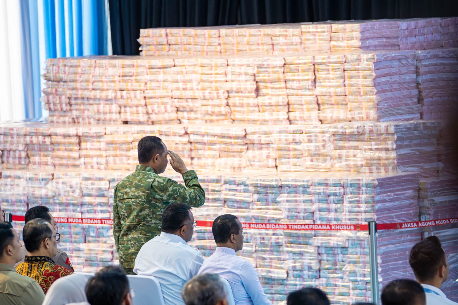 Panglima TNI Dampingi Presiden RI Pada Kegiatan Penyerahan Hasil Kerja Satgas PKH