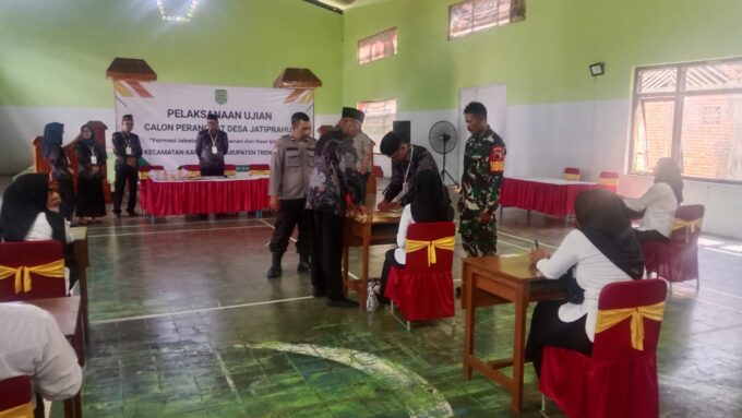TNI-Polri Kawal Ketat Ujian Perangkat Desa di Trenggalek, Pastikan Seleksi Transparan dan Kondusif