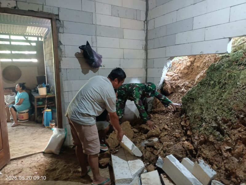 Bencana Tanah Longsor Timpa Rumah Warga, Kodim Ponorogo Gerak Cepat Kerja Bakti