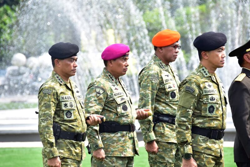 PANGKORMAR HADIRI UPACARA PEMBERANGKATAN 744 PERSONEL SATGAS UNIFIL TA 2026