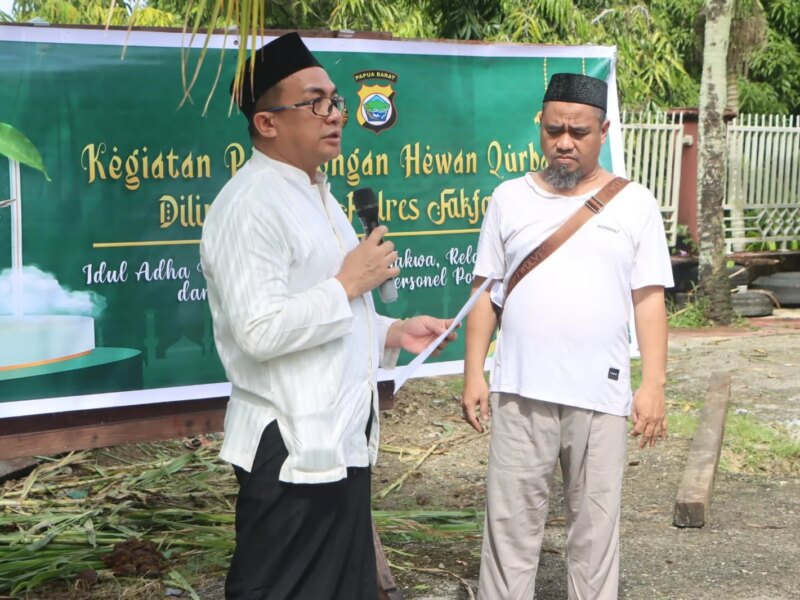 Polres Fakfak Salurkan 12 Hewan Kurban, Wujud Kepedulian dan Pengabdian Kepada Masyarakat – Detiktoday.com