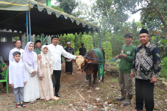Tak Sekadar Kurban, Dandim 0807 Bangun Kedekatan dengan Warga Ngepoh