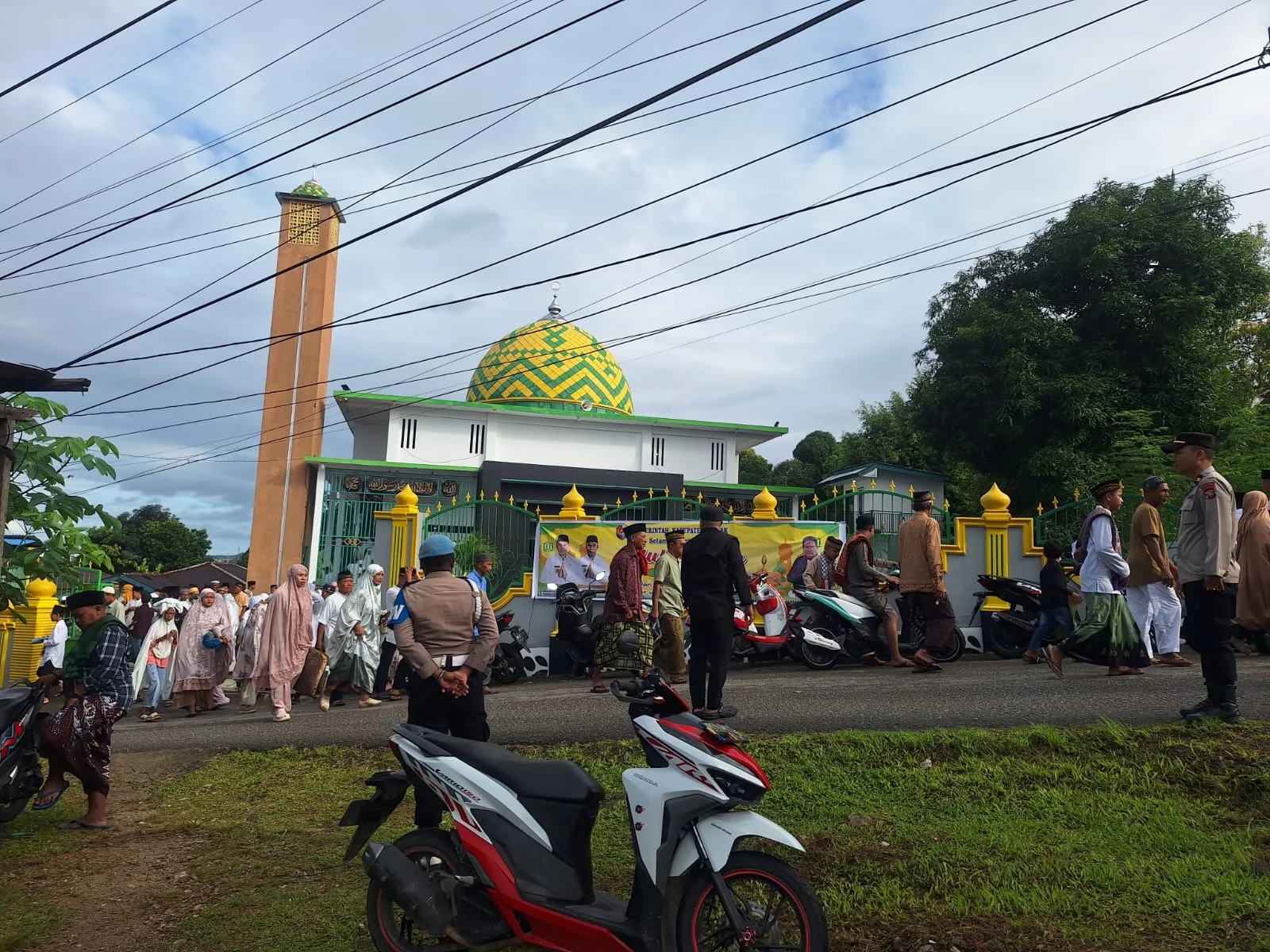 Kapolres Fakfak Perintahakan 43 Personel Amankan Sholat Idul Adha 1447 H, Ibadah Berlangsung Aman dan Khusyuk – Detiktoday.com