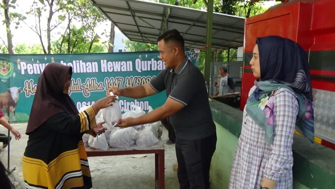 Kodim 0614 Kota Cirebon Sembelih Hewan Kurban, Dandim Ajak Perkuat Kebersamaan
