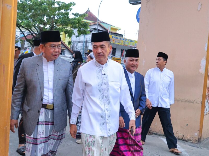 Sholat Idul Adha di Masjid Agung, Ratu Dewa Tekankan Nilai Keikhlasan dan Kepedulian Sosial – Detiktoday.com