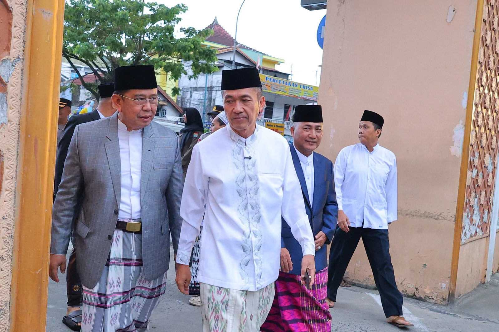 Sholat Idul Adha di Masjid Agung, Ratu Dewa Tekankan Nilai Keikhlasan dan Kepedulian Sosial – Detiktoday.com