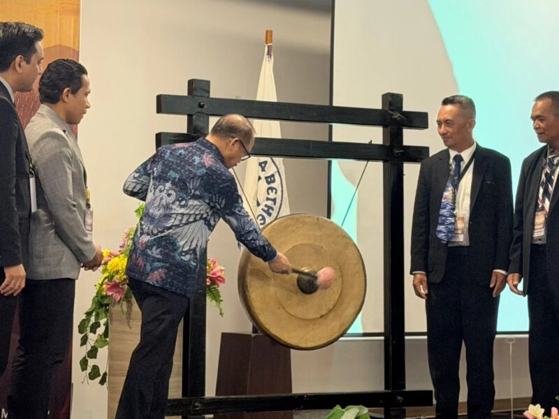 Buka SMD Khusus GBI Sulbar, Suhardi Duka Dorong Peran Gereja Bangun Daerah – Detiktoday.com