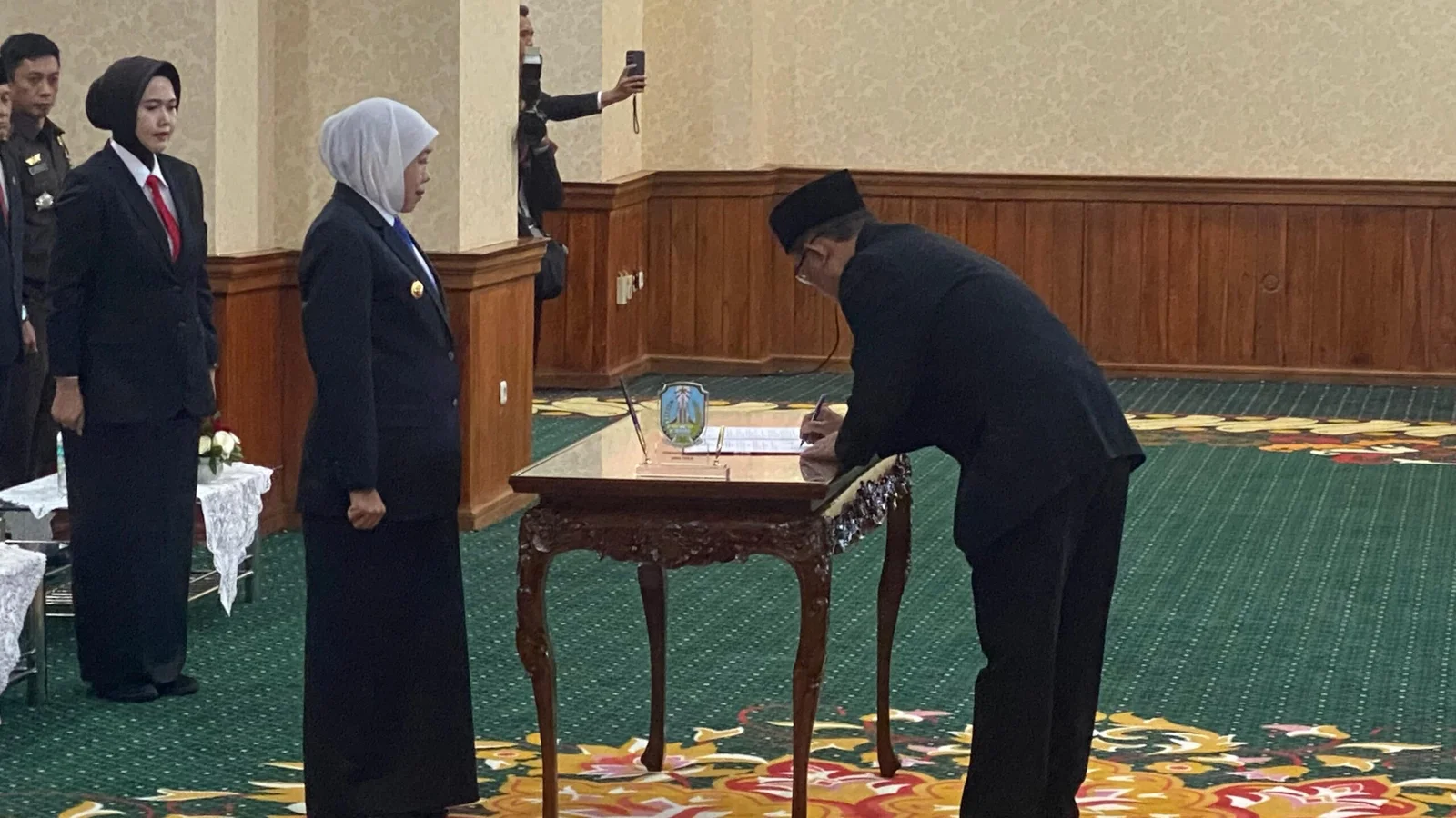 Gubernur Khofifah Kukuhkan Shodiqin, BKKBN Jatim Siapkan Strategi Tekan Nikah Dini dan Stunting – Detiktoday.com