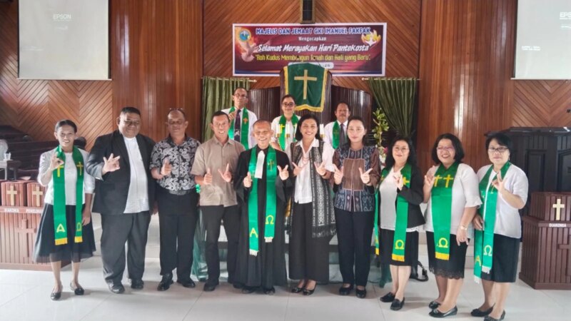 Pangdam XVIII/Kasuari dan Ketua Persit Daerah Beribadah Bersama Jemaat GKI Imanuel Fakfak – Detiktoday.com