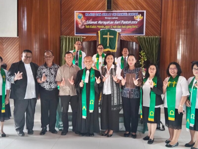 Pangdam XVIII/Kasuari dan Ketua Persit Daerah Beribadah Bersama Jemaat GKI Imanuel Fakfak – Detiktoday.com