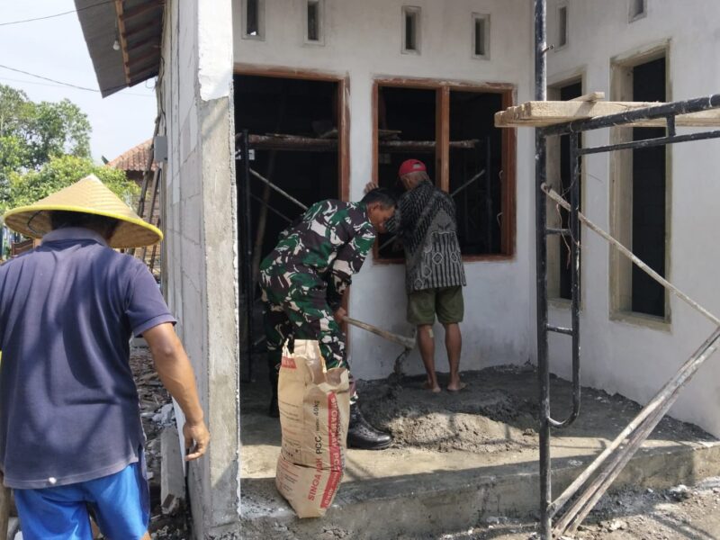 Kepedulian TNI untuk Rakyat, Babinsa Tamanan Bantu Wujudkan Rumah Layak Huni
