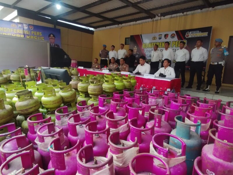 Polresta Sidoarjo Bongkar Praktik Pengoplosan LPG Subsidi, Dua Pelaku Ditangkap Satu Buron – Detiktoday.com