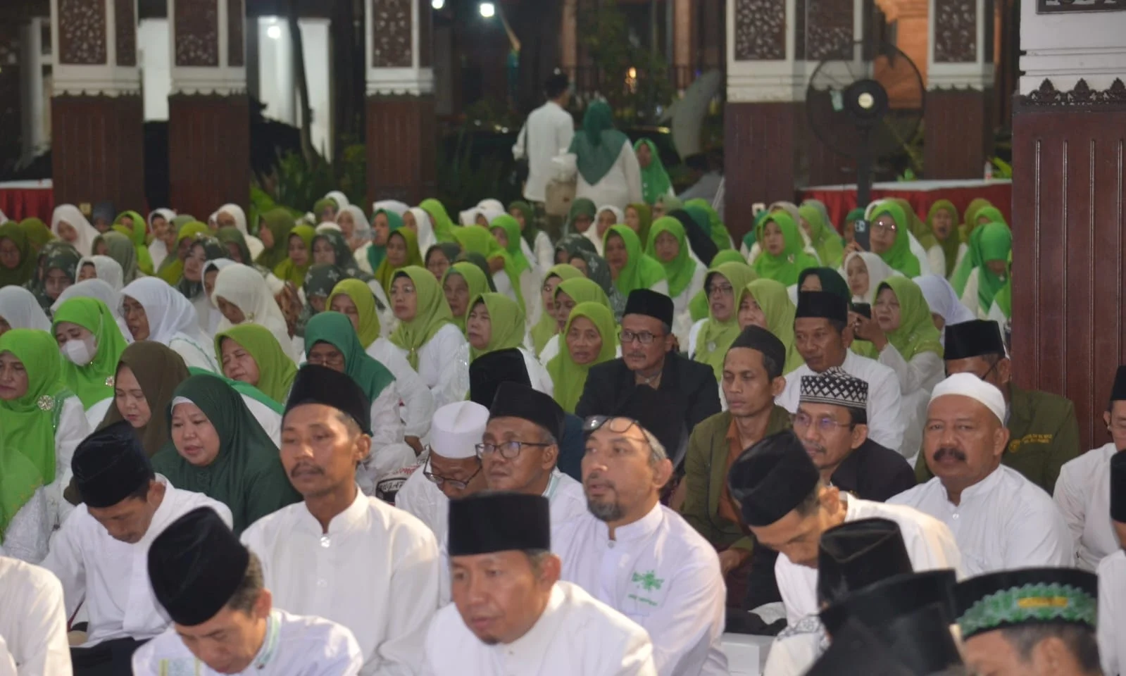 Ribuan Jamaah Padati Pendopo Delta Wibawa, Bupati Subandi Mohon Doa Ulama dan Umara untuk Sidoarjo – Detiktoday.com