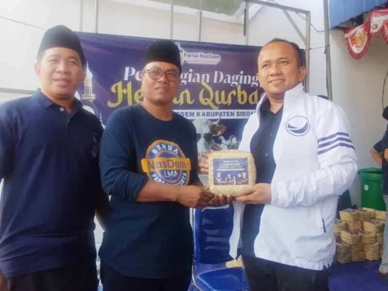 DPD Partai NasDem Sidoarjo Bagikan Ratusan Paket Daging Kurban untuk Kader dan Warga – Detiktoday.com