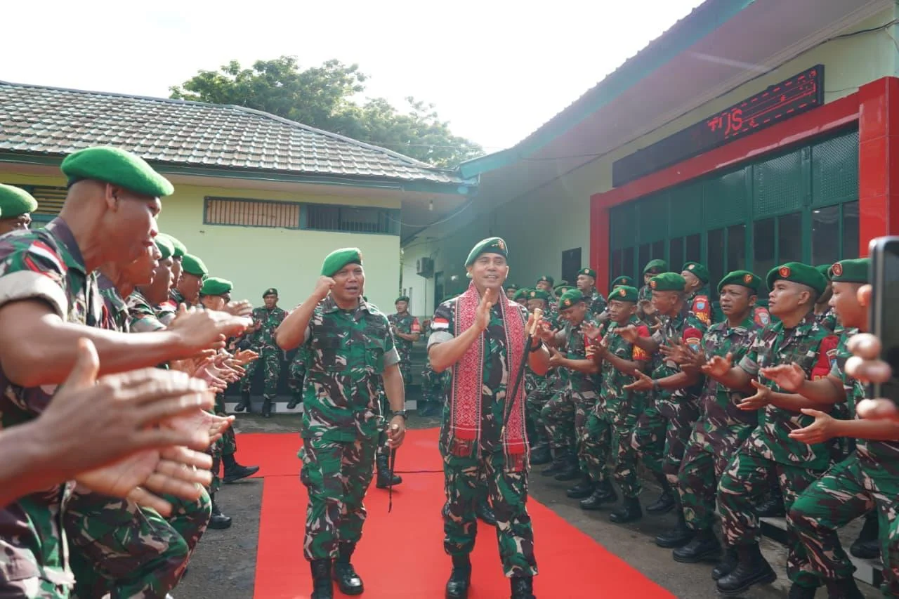 Turun ke Uncak Kapuas, Pangdam XII/Tpr Beri ‘Wejangan Keras’ ke Prajurit Kodim 1206/Psb: Jauhi Ilegal! – Detiktoday.com
