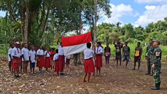 TNI Tanamkan Wawasan Kebangsaan Melalui Program Papua Pintar