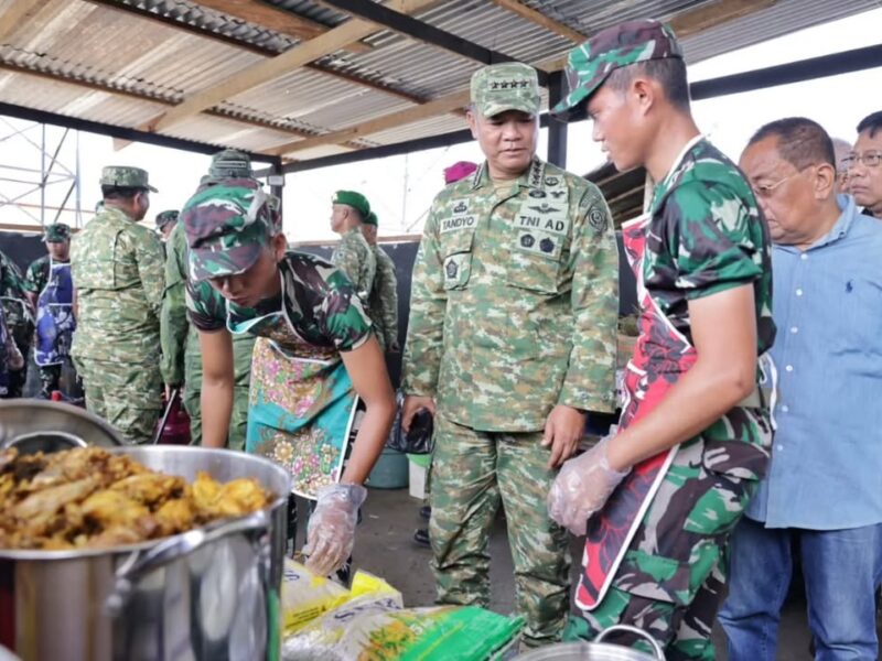 Wapang TNI Dampingi Menhan RI Tinjau Yonif TP 808/Mbaham Matta di Papua Barat