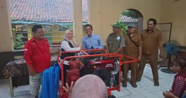 Diah Fitri Maryani Realisasikan Bantuan Pompa Air di Cirebon