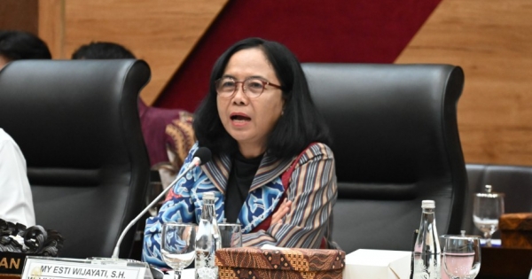 DPR Janji Perjuangkan Nasib Dosen PPPK dalam Rapat Kerja dengan Kemdiktisaintek
