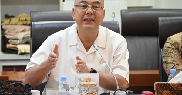 Harris Turino Serahkan Ambulans Gratis untuk Brebes: "100 Persen Tanpa Biaya"