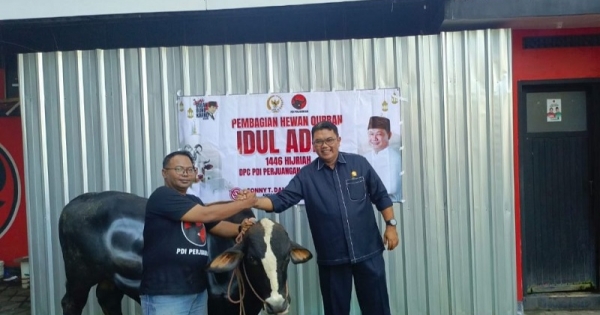 Idul Adha 1447 H, Sonny Danaparamita Kembali Salurkan Hewan Kurban Untuk Masyarakat Situbondo