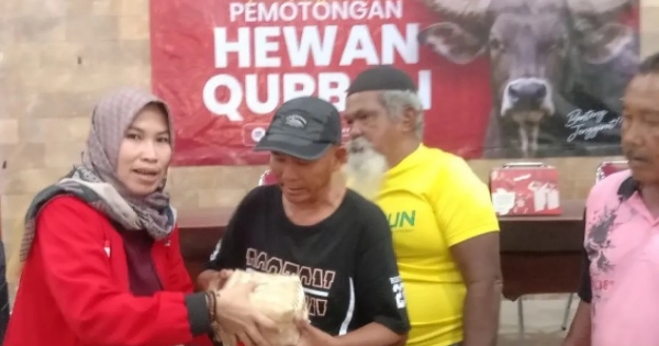 PDI Perjuangan Salurkan 11 Ekor Sapi Kurban Terbaik ke Ponpes dan Masjid di Banyuwangi