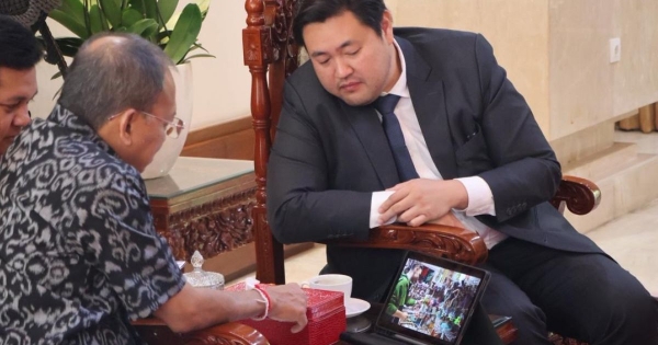 Koster Berbagi Ilmu Pengelolaan Pariwisata yang Baik ke Gubernur Siquijor