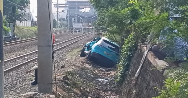 Lasarus Sebut Mobil Listrik Jauh Lebih Berbahaya Melintasi Rel Kereta Api