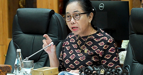 MY Esti Wijayanti Tolak Penghapusan Prodi Keguruan!