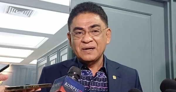 Rencana Safari Jokowi ke NTT, Andreas Hugo Pareira Sentil Polemik Ijazah
