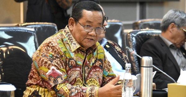 Sambangi Padang Lawas, Rapidin Simbolon Duduk Lesehan Serap Aspirasi Petani Sawit