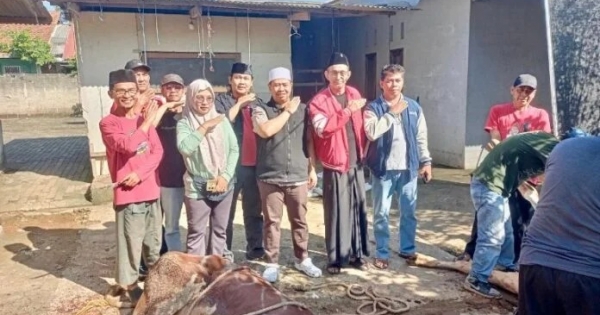 Sarat Makna Sosial, DPC PDI Perjuangan Depok Sembelih Hewan Kurban di Hari Raya Iduladha 1447 H
