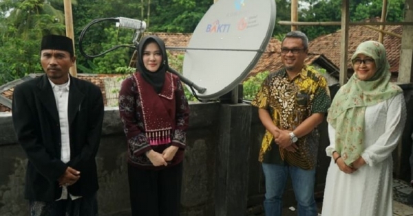 Sarifah Ainun Jariyah Wujudkan Akses Internet Bagi Pesantren di Wilayah Blank Spot di Banten