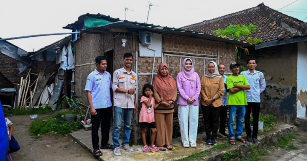 Sarifah Perjuangkan Bantuan Bedah Rumah Bagi Bilik Bambu di Tengah Perumahan Beton