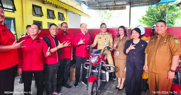 Sinergi Atasi Sampah, Banteng Medan dan Ahli Waris Abdul Radjab Hibahkan 7 Motor Sampah ke Medan Helvetia