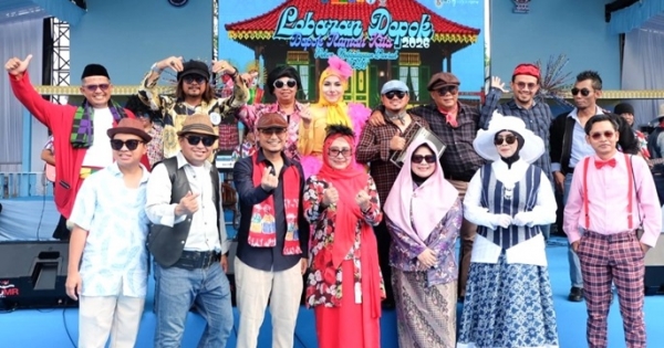 Tampil Nyentrik di Lebaran Depok, Yuni Indriany Ajak Generasi Muda Jadi Pelopor Budaya
