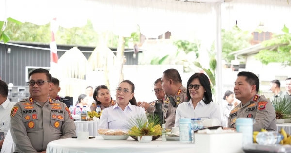 Vanda Sarundajang Tekankan Toleransi dan Karakter di SMPN 4 Tondano