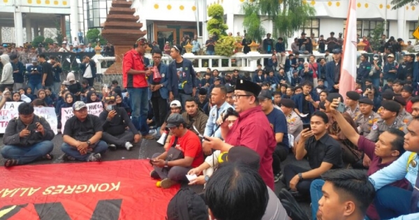 Yordan Batara-Goa Pastikan DPRD Jatim Kawal Tuntutan Buruh hingga ke Pusat