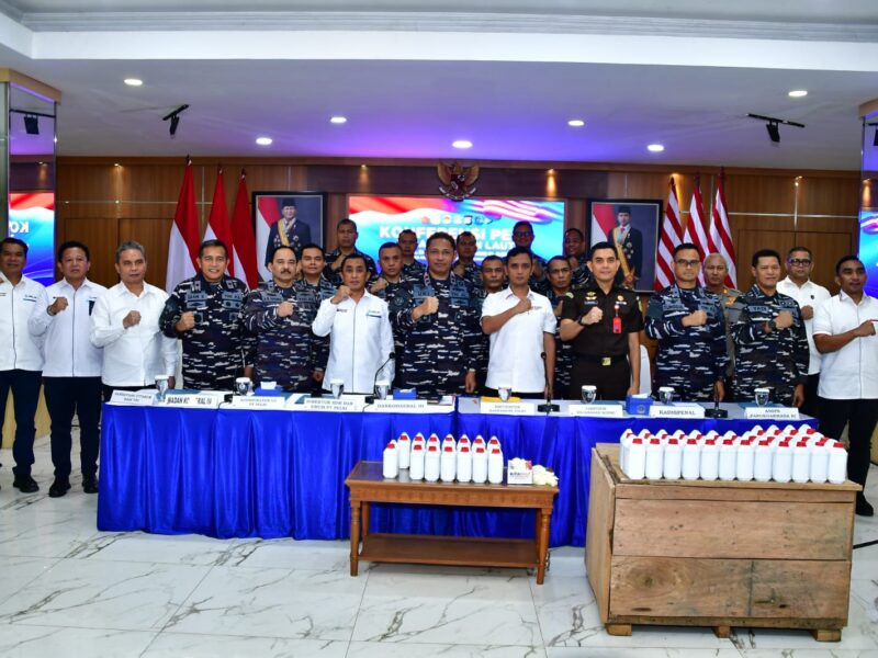 TNI AL BERHASIL GAGALKAN PENYELUNDUPAN RATUSAN KILOGRAM MERKURI ILEGAL DI TANJUNG PRIOK