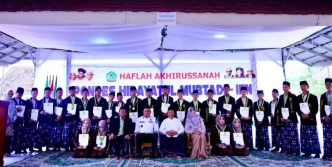 Wali Kota Prabumulih Hadiri Pelaksanaan Haflah Akhirussanah Ponpes Hidayatul Mubtadi-ien – Detiktoday.com