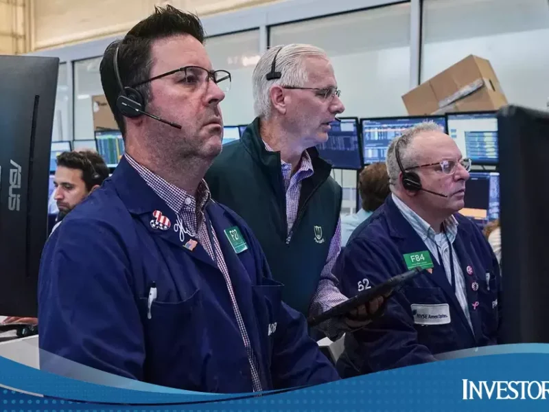 Wall Street Terseok, Dow Jones Malah Ukir Rekor BaruWall Street Terseok, Dow Jones Malah Ukir Rekor Baru